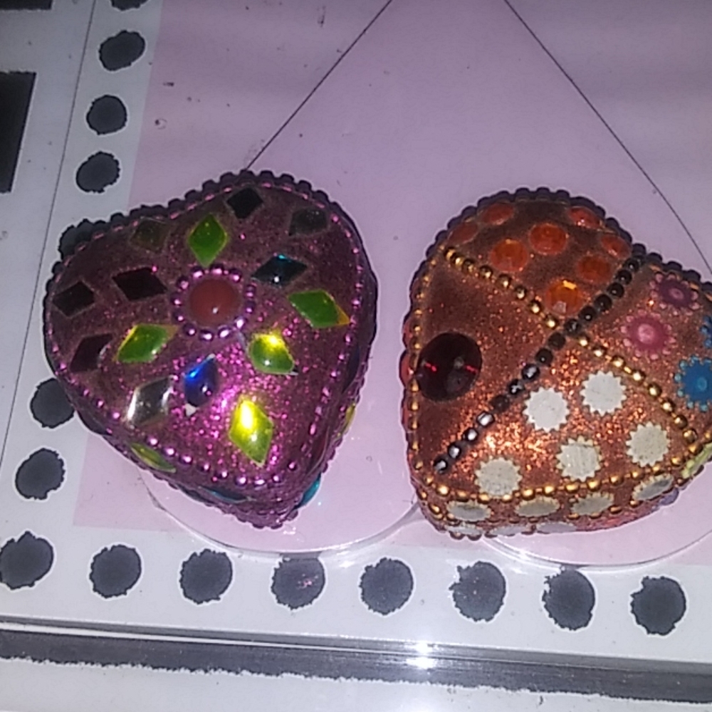 2 heart boxes